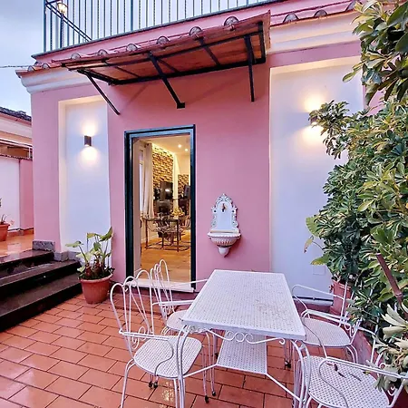 アパート Domus Monami Dreams & Terrace In Trastevere ローマ